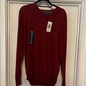 Izod Men's V-Neck Sweater in Deep Red